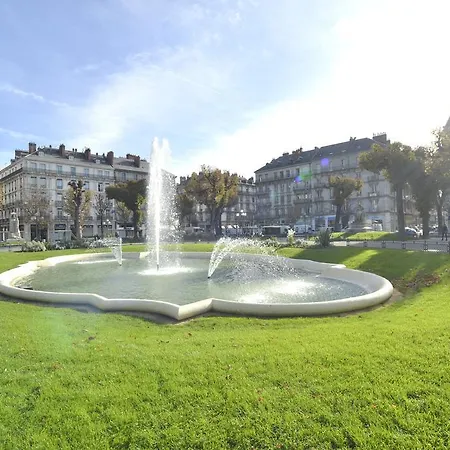 오텔 당글레테르 하이퍼-센터 3*