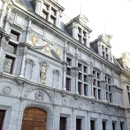 오텔 당글레테르 하이퍼-센터 호텔 3*