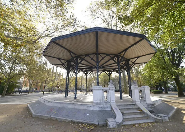 安格勒特里格勒诺布尔中心酒店 3*